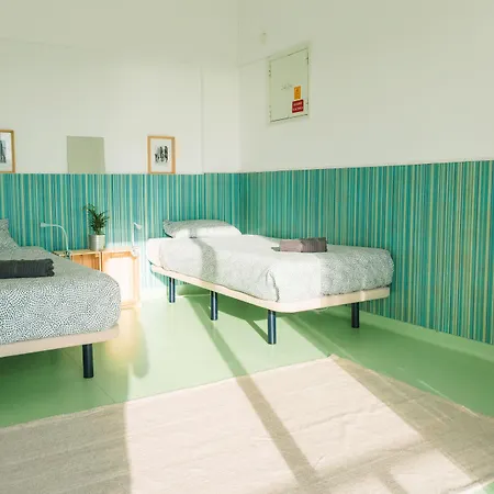 Hospedium Republica Surf House - Coxos Beach,