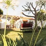 Hospedium Republica Surf House - Coxos Beach, Ericeira 埃里塞拉
