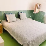 Hospedium Republica Surf House - Coxos Beach, Ericeira * 埃里塞拉
