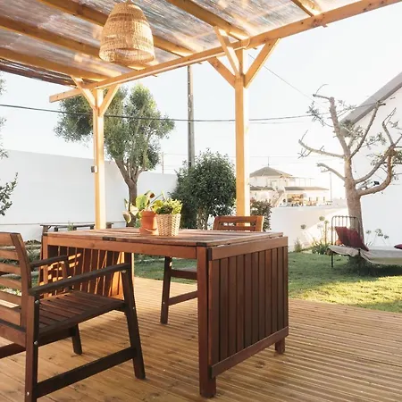 Hospedium Republica Surf House * Эрисейра