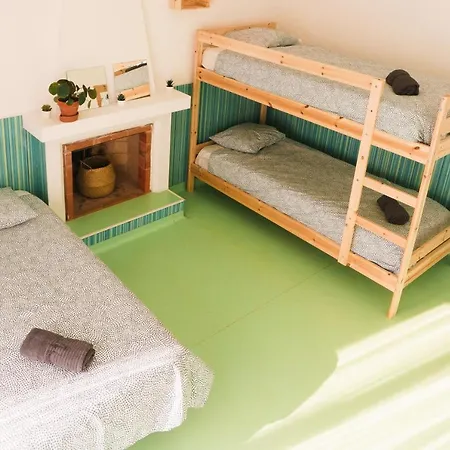 Hospedium Republica Surf House - Coxos Beach, *