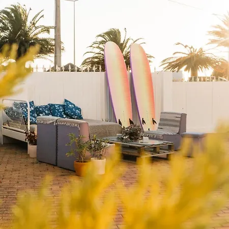 Hospedium Republica Surf House אכסניה אריסרייה