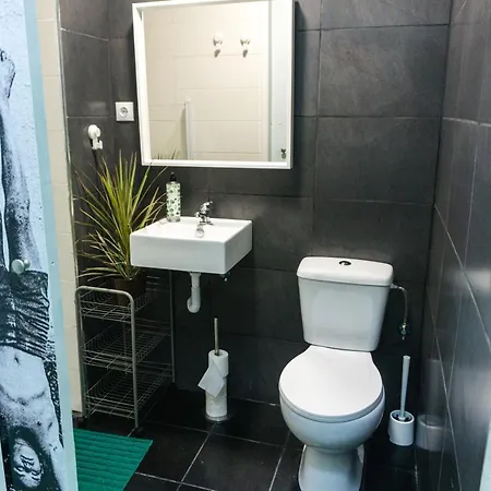 Hospedium Republica Surf House Хостел Эрисейра