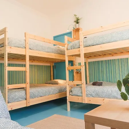 بيت شباب Hospedium Republica Surf House إيريسييرا