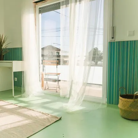 Hospedium Republica Surf House - Coxos Beach, *