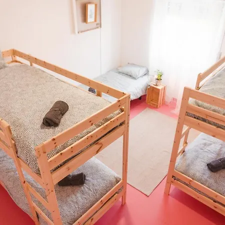 Hospedium Republica Surf House Хостел Эрисейра