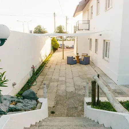 Hospedium Republica Surf House - Coxos Beach,