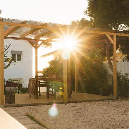 Hospedium Republica Surf House - Coxos Beach, Хостел