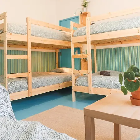 Hospedium Republica Surf House بيت شباب