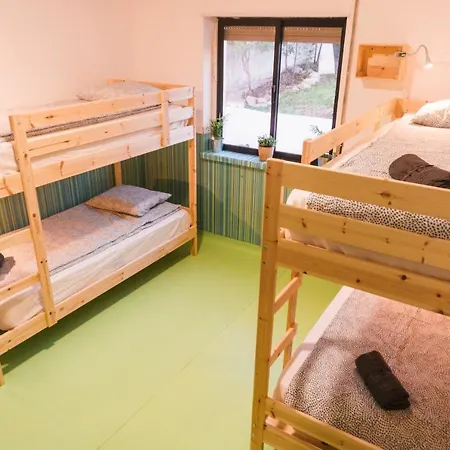 Hospedium Republica Surf House Эрисейра