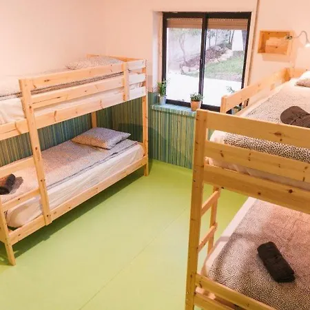 Hospedium Republica Surf House Эрисейра