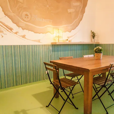 Hospedium Republica Surf House - Coxos Beach,