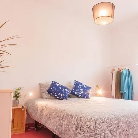 Hospedium Republica Surf House - Coxos Beach, Hostel Ericeira