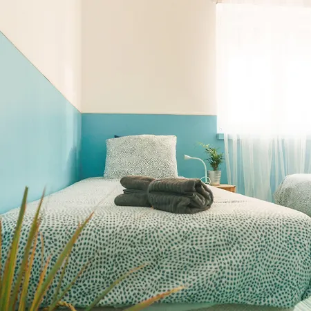 Hostel Hospedium Republica Surf House - Coxos Beach, Ericeira