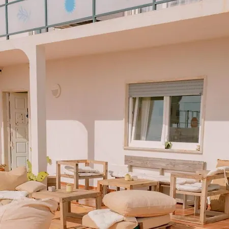 Hospedium Republica Surf House - Coxos Beach, Ericeira