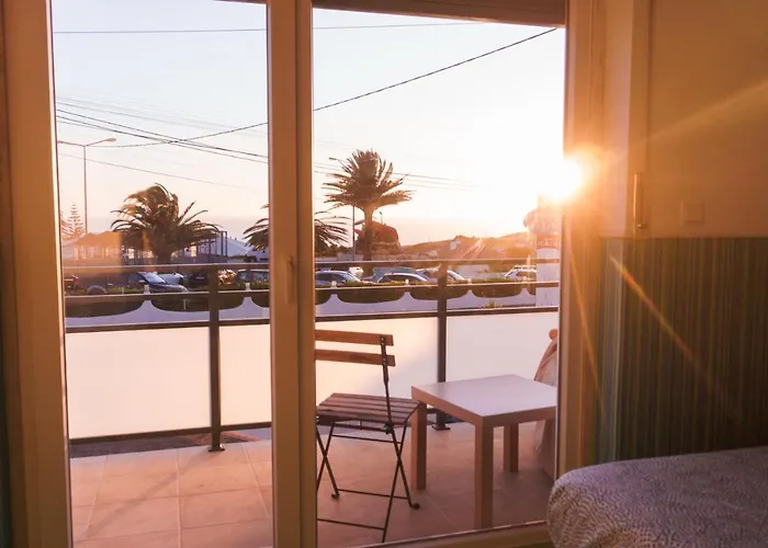 Republica Surf House - Coxos Beach, Ericeira *