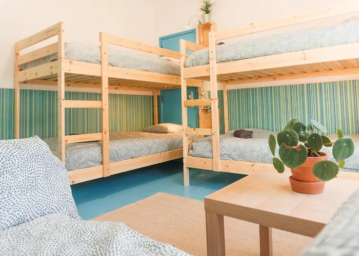 Republica Surf House - Coxos Beach, Ericeira Hostel