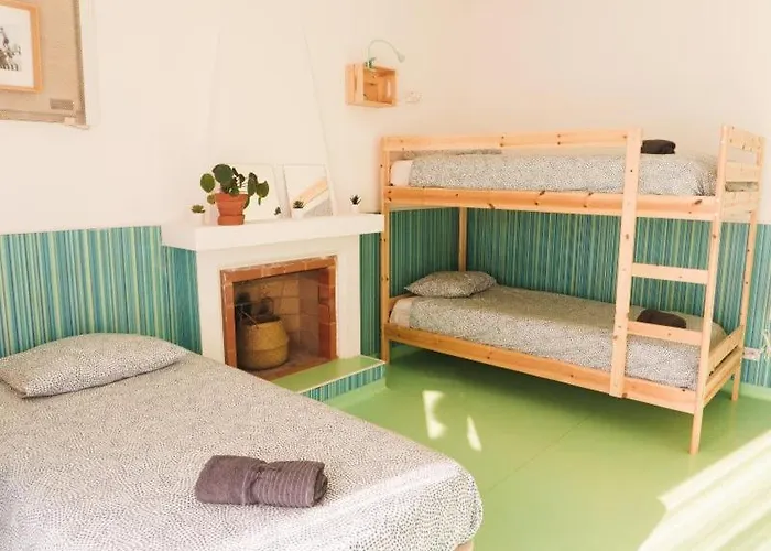 Republica Surf House - Coxos Beach, Ericeira بيت شباب