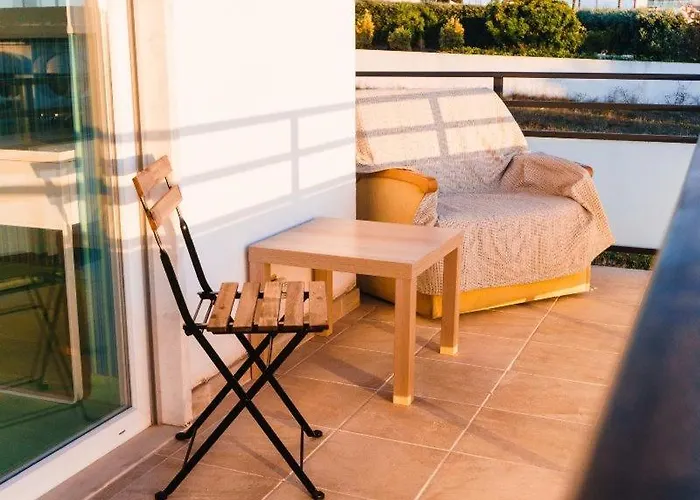 Republica Surf House - Coxos Beach, Ericeira بيت شباب